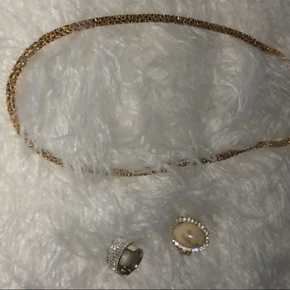 Costume jewelry bundle - over 20 unique pieces